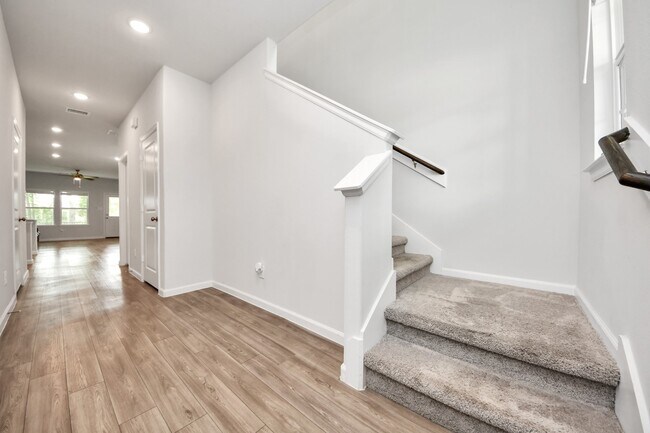 Building Photo - 68 Valiant Ridge Trail