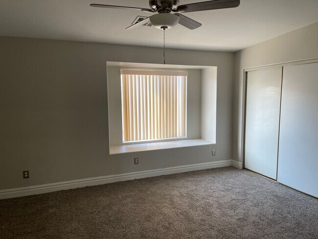 Building Photo - Spacious 2-Story Townhome in Gated Communi...