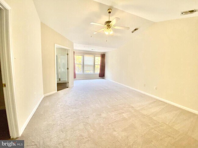 Building Photo - 13765 Palmetto Cir