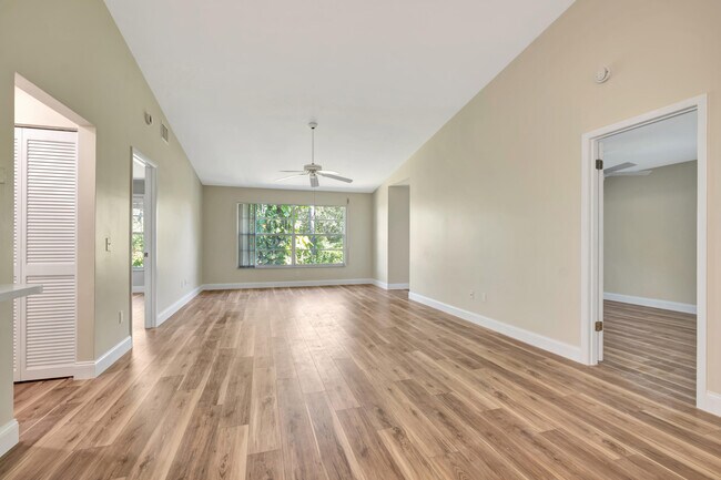 Building Photo - 8356 SE Croft Cir