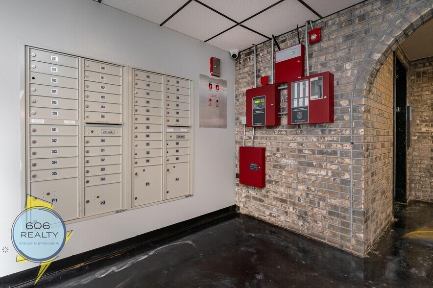 Building Photo - 2310 N Harlem Ave