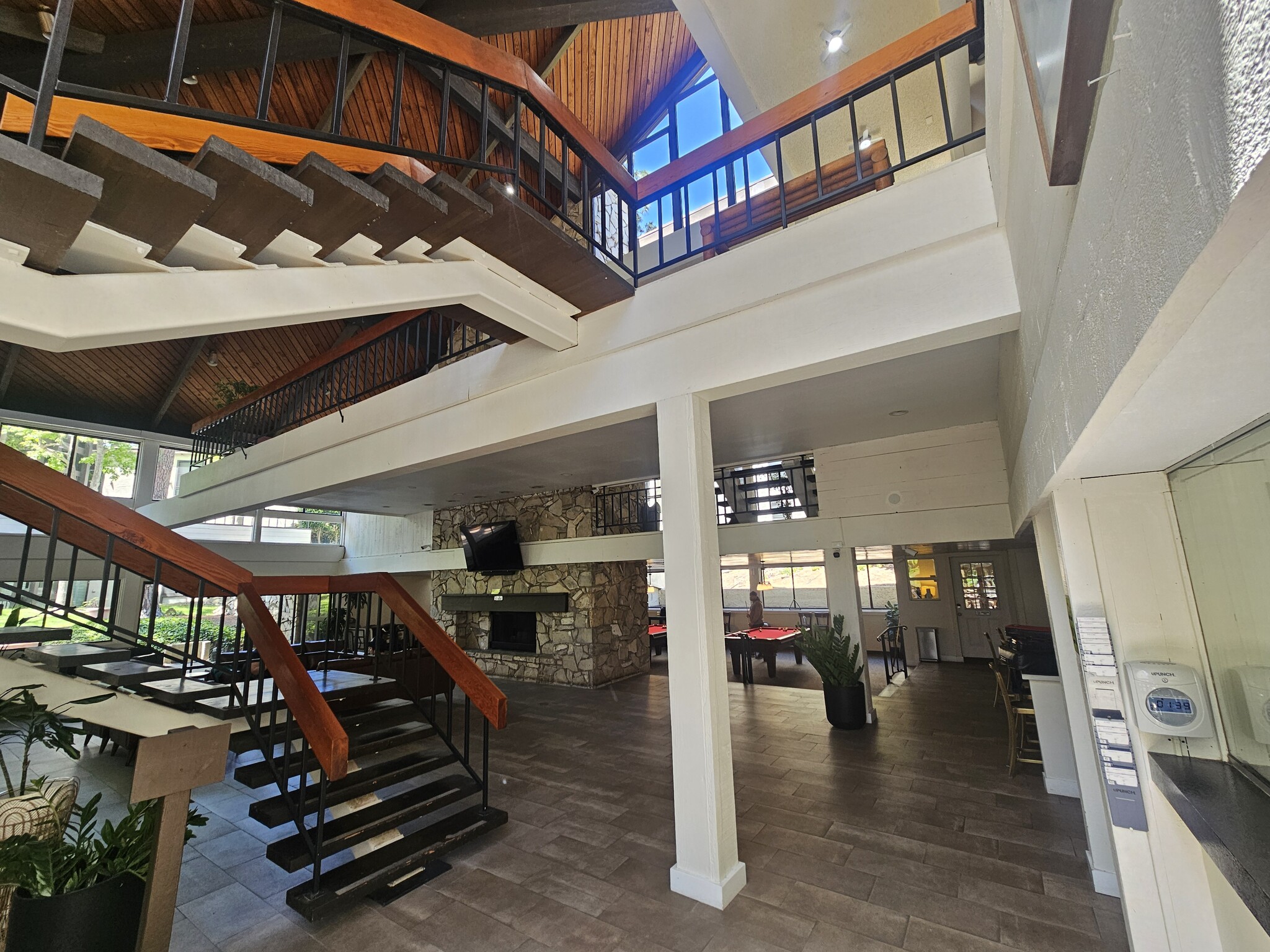 Building Photo - 8650 Gulana Ave