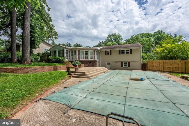 Building Photo - 6438 Woodville Dr