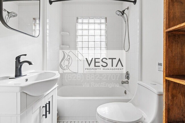 Building Photo - 114 Richmond Ave