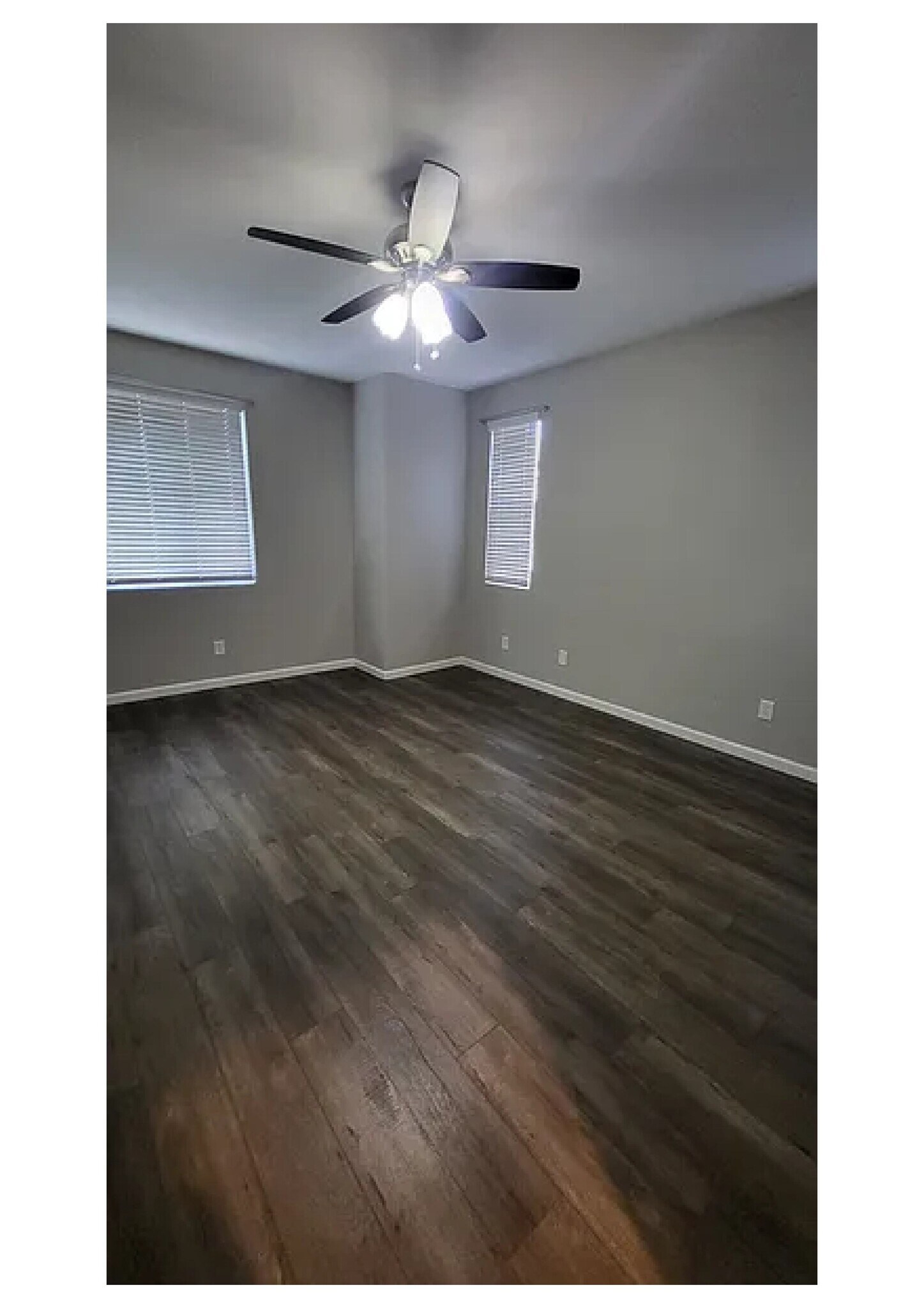Building Photo - 1750 Bella Lago Dr