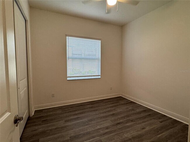 Building Photo - 31045 Lindentree Dr