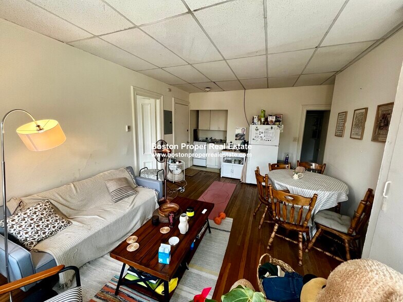 Building Photo - 36 Fairfield St