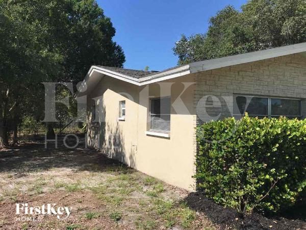 Building Photo - 1376 Burtwood Dr