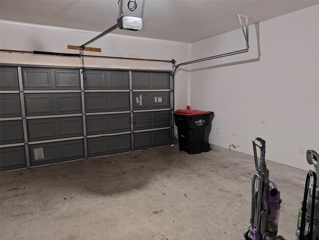 Building Photo - 7915 Moss Springs Ct