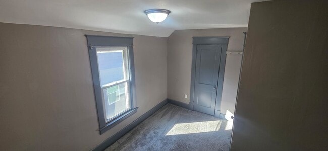 Building Photo - 96 Parkway St