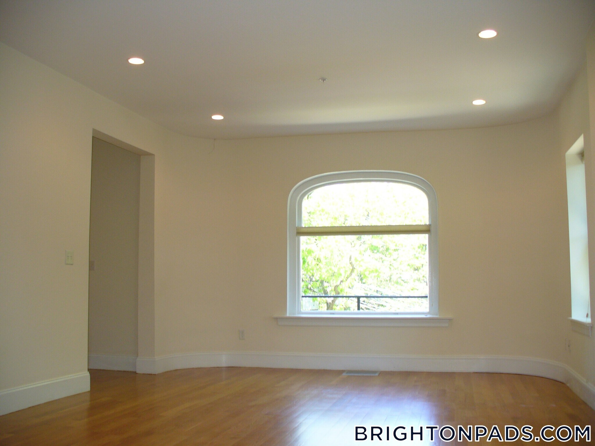 Building Photo - 10 Selkirk Rd