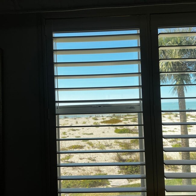 Building Photo - 2BD/2BA on the Gulf of Mexico!