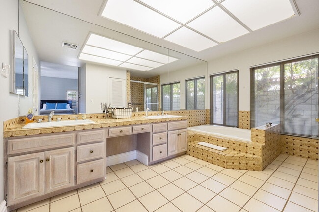 Building Photo - 72056 Palm Haven Dr