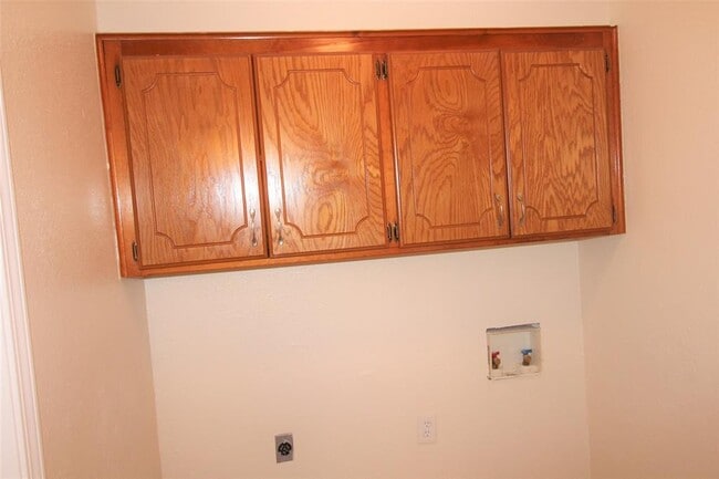 Building Photo - 1707 Jennifer Cir