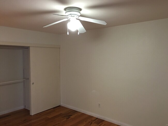 Building Photo - Must See Clairemont Condo!