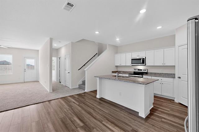 Building Photo - 225 Savannah Wy