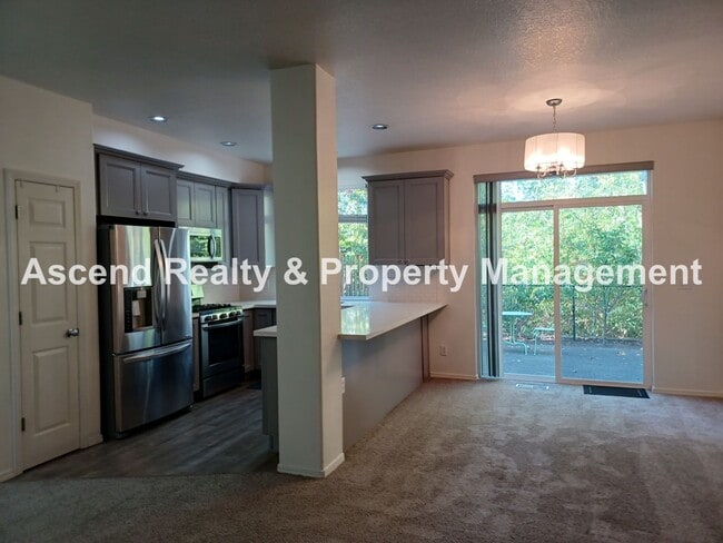 Building Photo - 3 Bed Townhome 1 Car Garage Backs to Greenspace Close to Parks, Intel, Nike, Columbia Sportswear