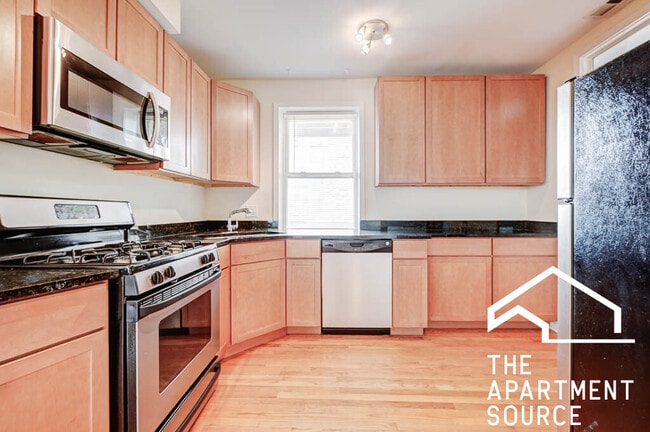 Primary Photo - 2553 W Ardmore Ave