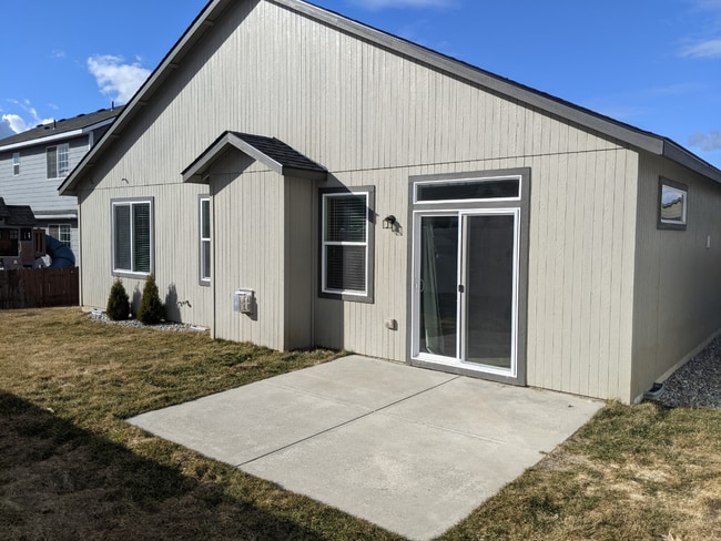 Building Photo - Beautiful 3 BR, 2 BTH in Rathdrum