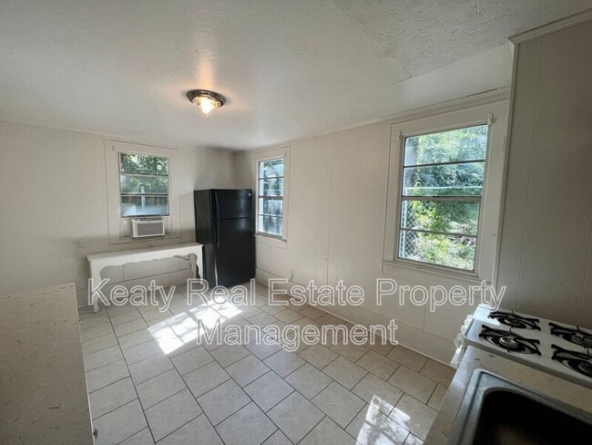 Building Photo - 503 Southdown Pl