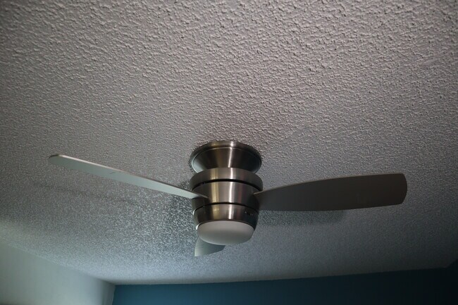 Building Photo - 3549 Castle Glen Dr