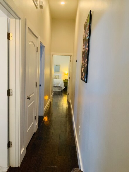 Building Photo - 317 S Salcedo St