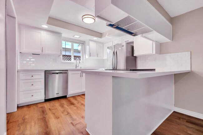 Building Photo - 1909 Harriman Ln