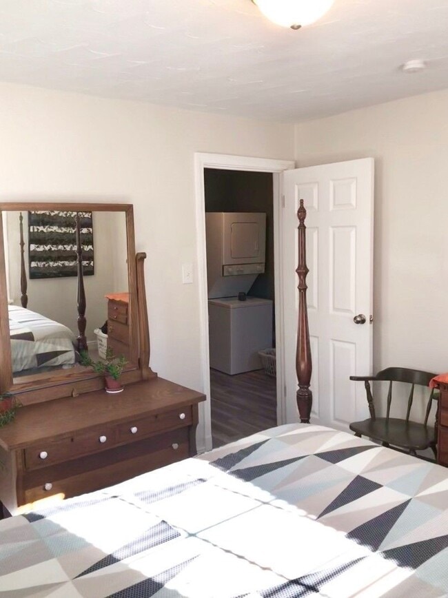 Building Photo - 1128 Sumpter St