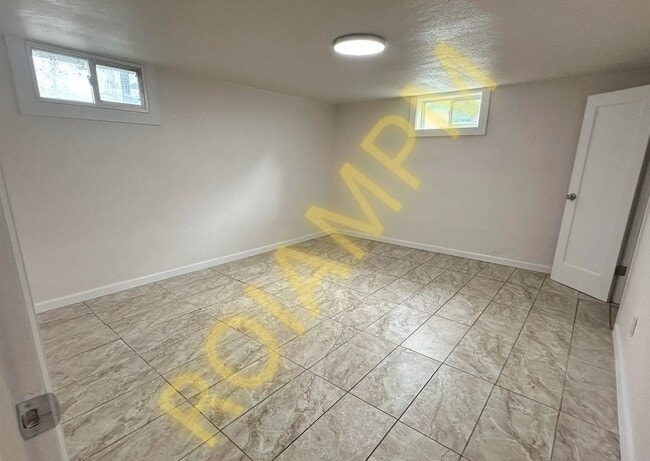 Building Photo - 217/221 Oregon Street