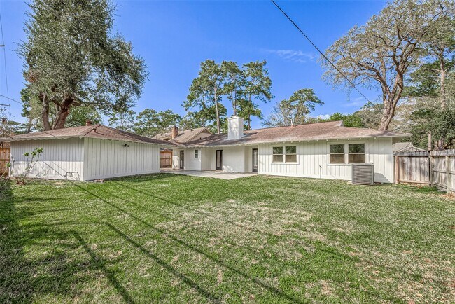 Building Photo - 10027 Lynbrook Dr