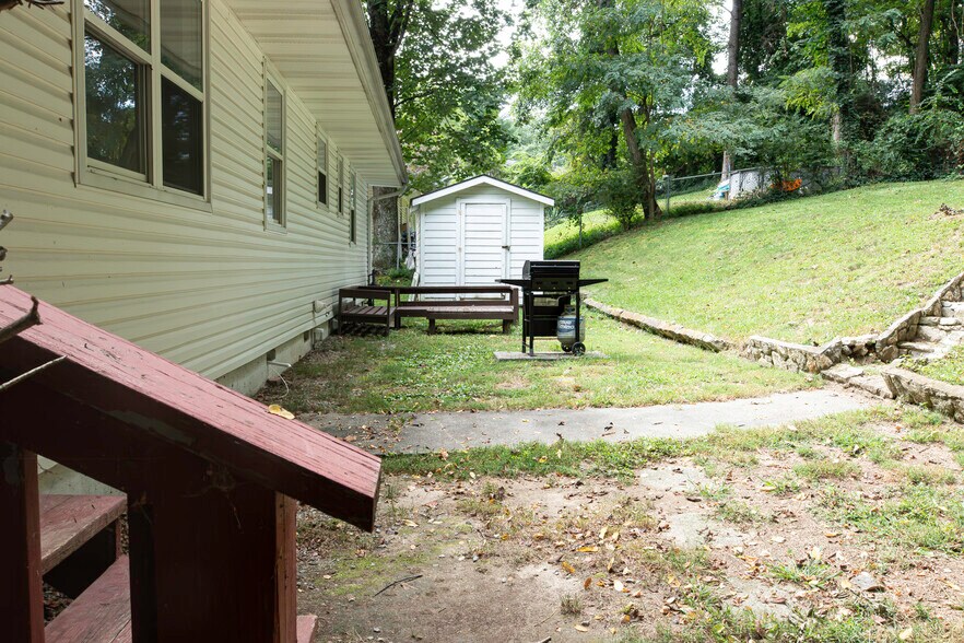 Building Photo - 103 Robleigh Dr