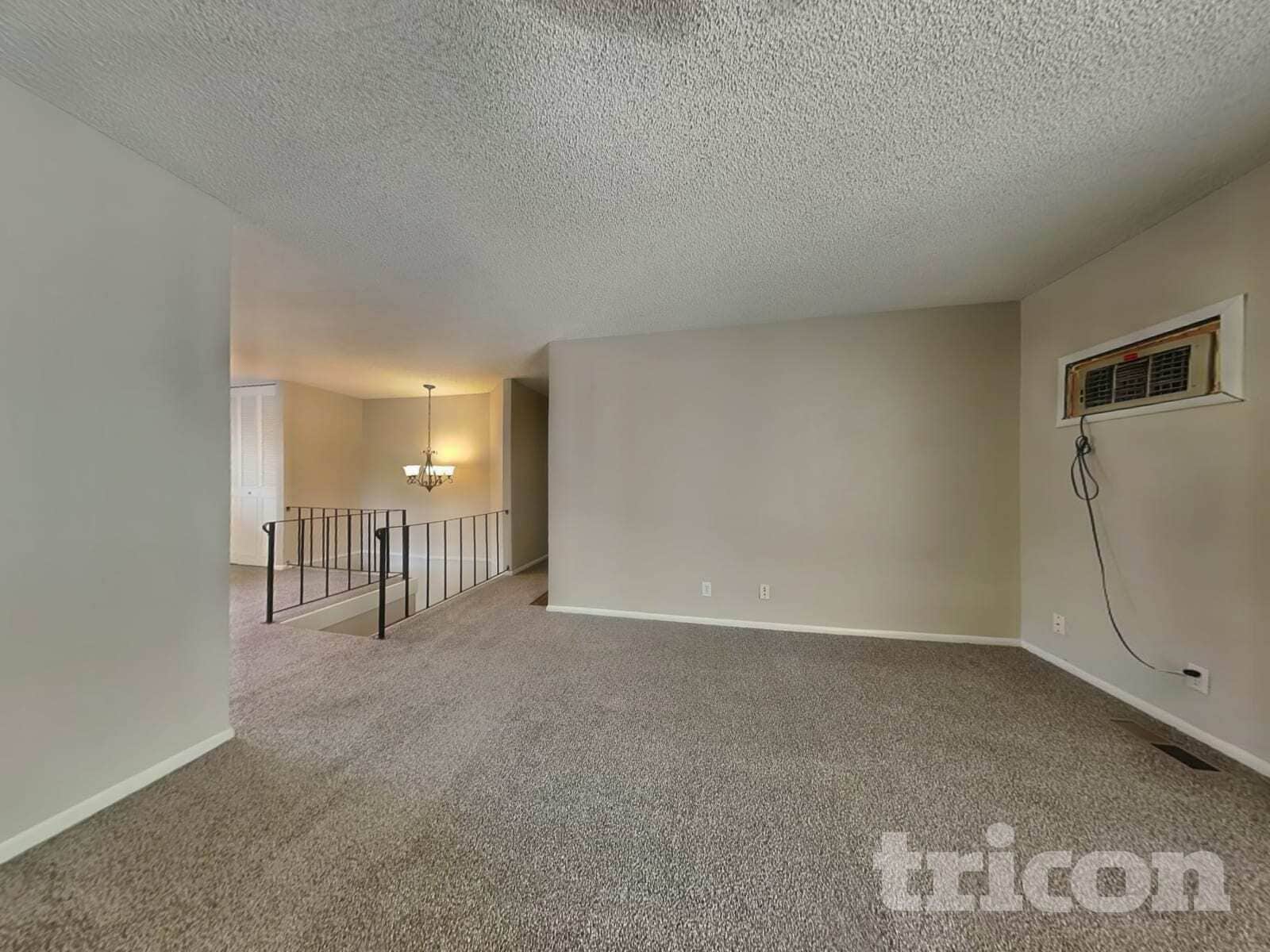 Building Photo - 1270 Kings Row