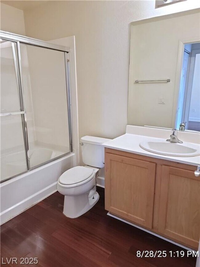 Building Photo - FABULOUS PARK AVENUE--MIDRISE LIVING!!