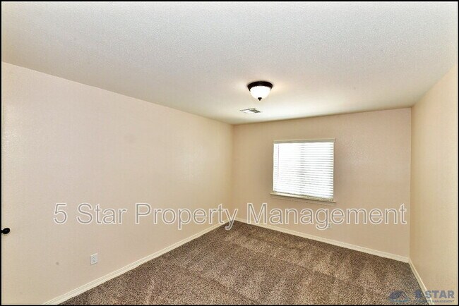 Building Photo - 2840 Tierra De Moyo Pl