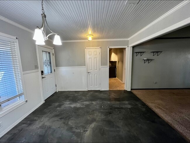 Building Photo - 7009 Wayne Ave