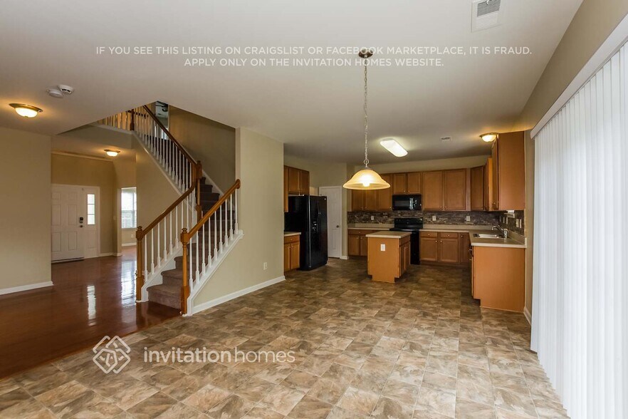Building Photo - 12132 Palomar Dr