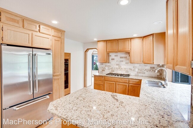 Building Photo - 4 br, 2.5 bath House - 24337 SE 43rd Pl