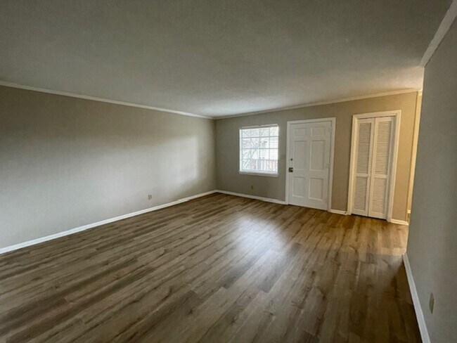 Building Photo - Ideal Location In Winston-Salem!