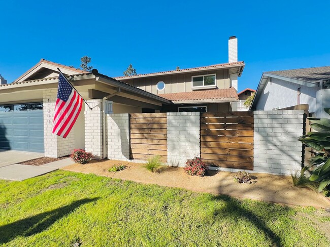 Building Photo - Modern 5 bedroom Home