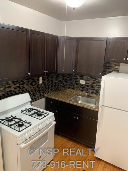 Building Photo - 4265 W Addison St