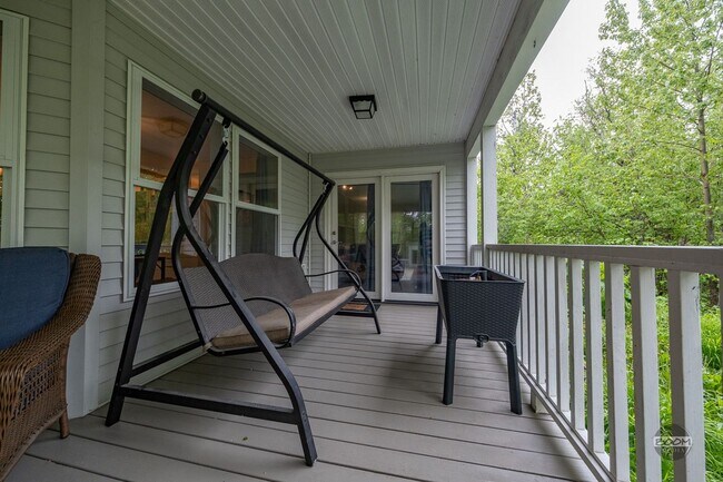 Building Photo - Charming Palmer Home!