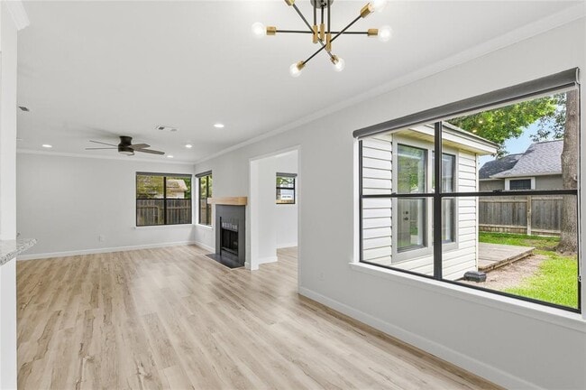 Building Photo - 2326 Dowd Ln