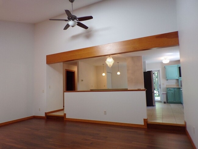 Building Photo - Move-In Ready Home Across from Ski Hill