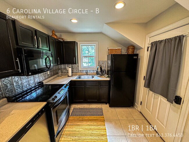 Building Photo - 6 Carolina Village Cir