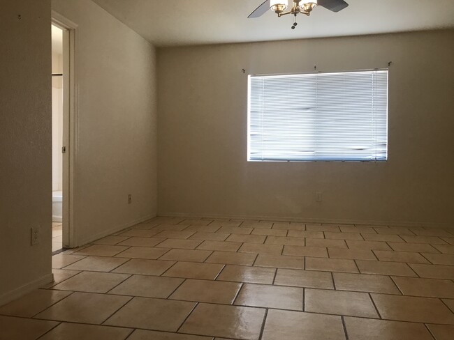 Building Photo - 3 BDR 2 Bath in Chaparral Village neighbor...