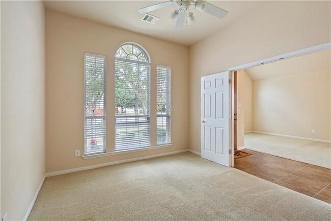 Building Photo - 2405 Speidel Dr