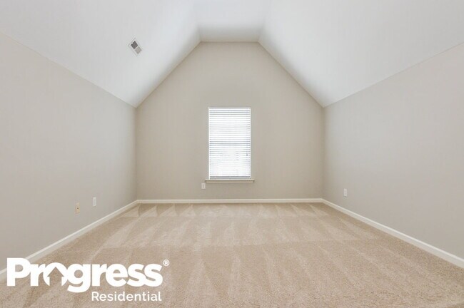 Building Photo - 826 Red Oak Tree Dr