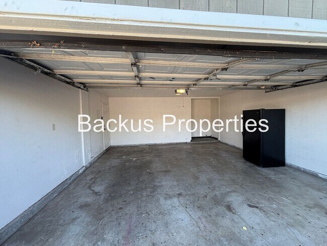 Building Photo - 1825 Palm Ave