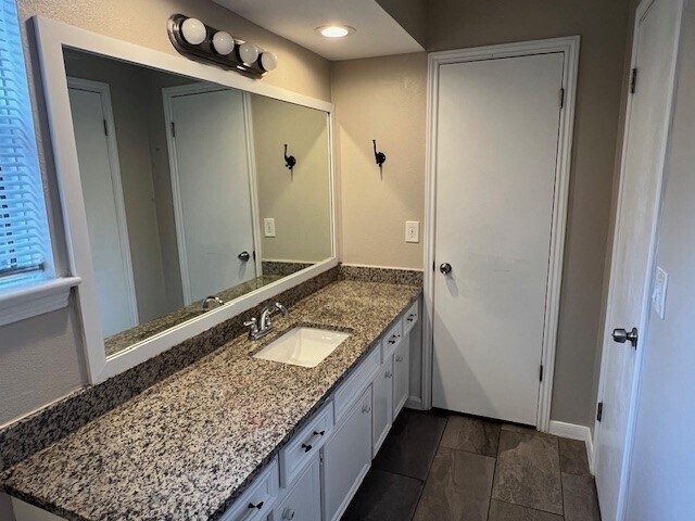 Building Photo - 18734 Wood Glen Ln