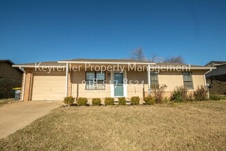 Building Photo - 1341 E 142nd St